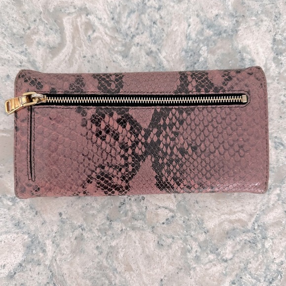 ✨ Vintage Miu Miu Pink Python Wallet - Picture 5 of 7